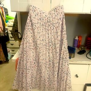 White background, maxi skirts, blue pink spotted prints, elastic band